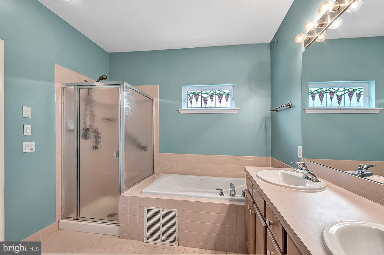 West Windsor, New Jersey, 08550, United States, 2 Bedrooms Bedrooms, ,2 BathroomsBathrooms,Residential,For Sale,1906762