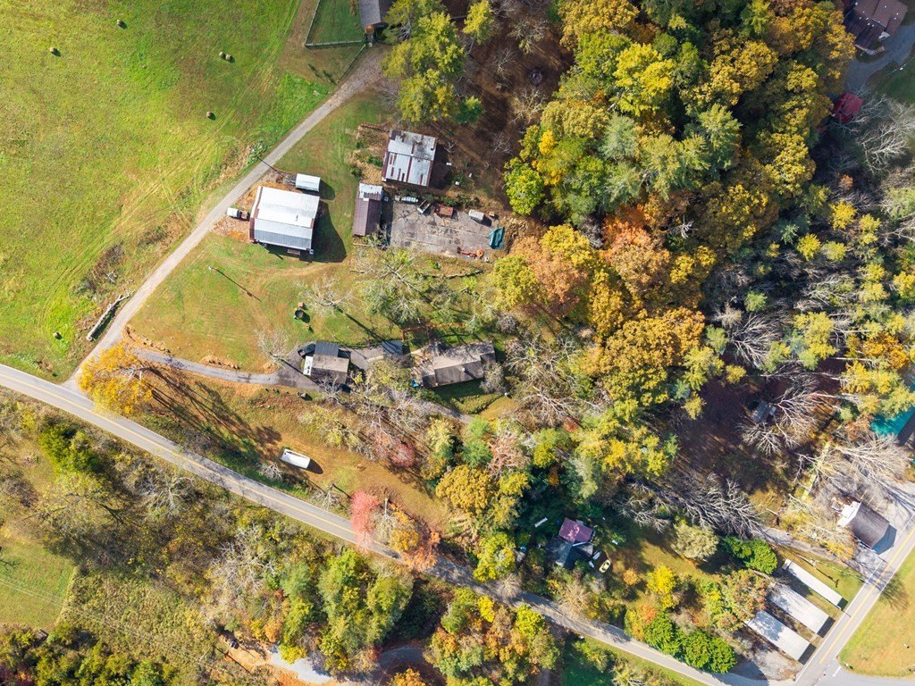 Brasstown, North Carolina, 28902, United States, 3 Bedrooms Bedrooms, ,3 BathroomsBathrooms,Residential,For Sale,1986118