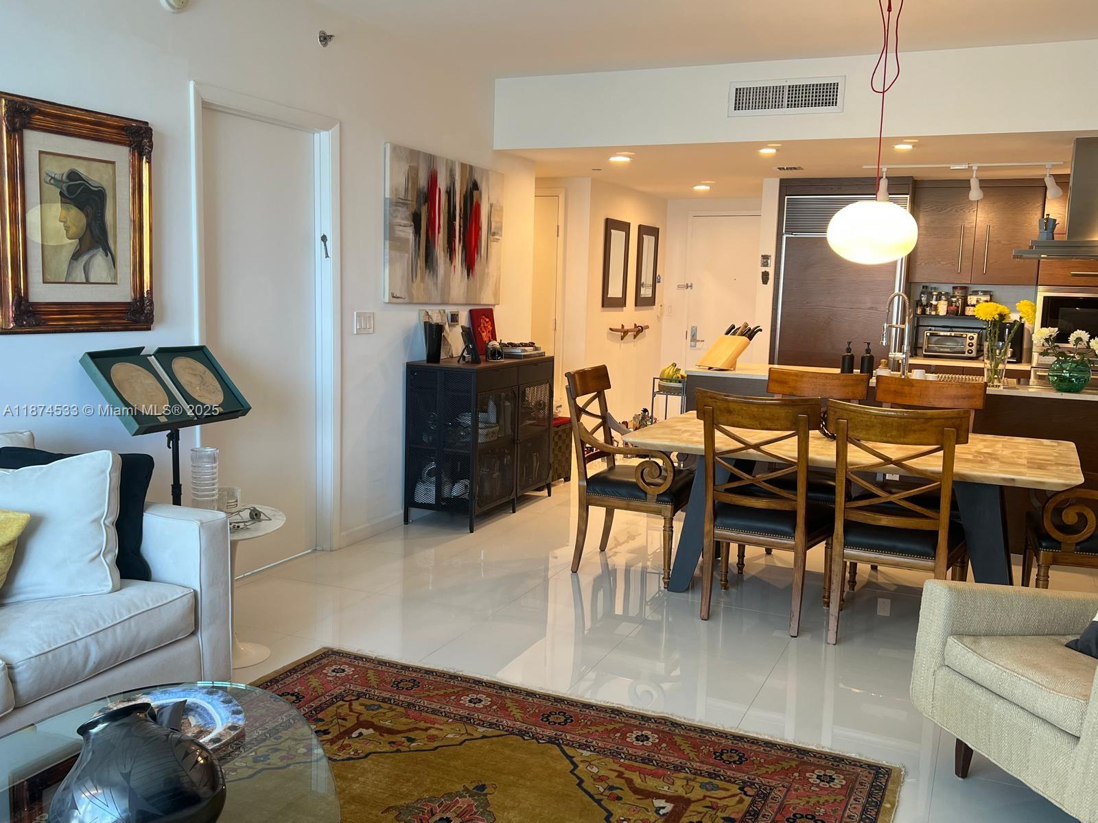 Miami, Florida, 33131, United States, 1 Bedroom Bedrooms, ,1 BathroomBathrooms,Residential,For Sale,1942098
