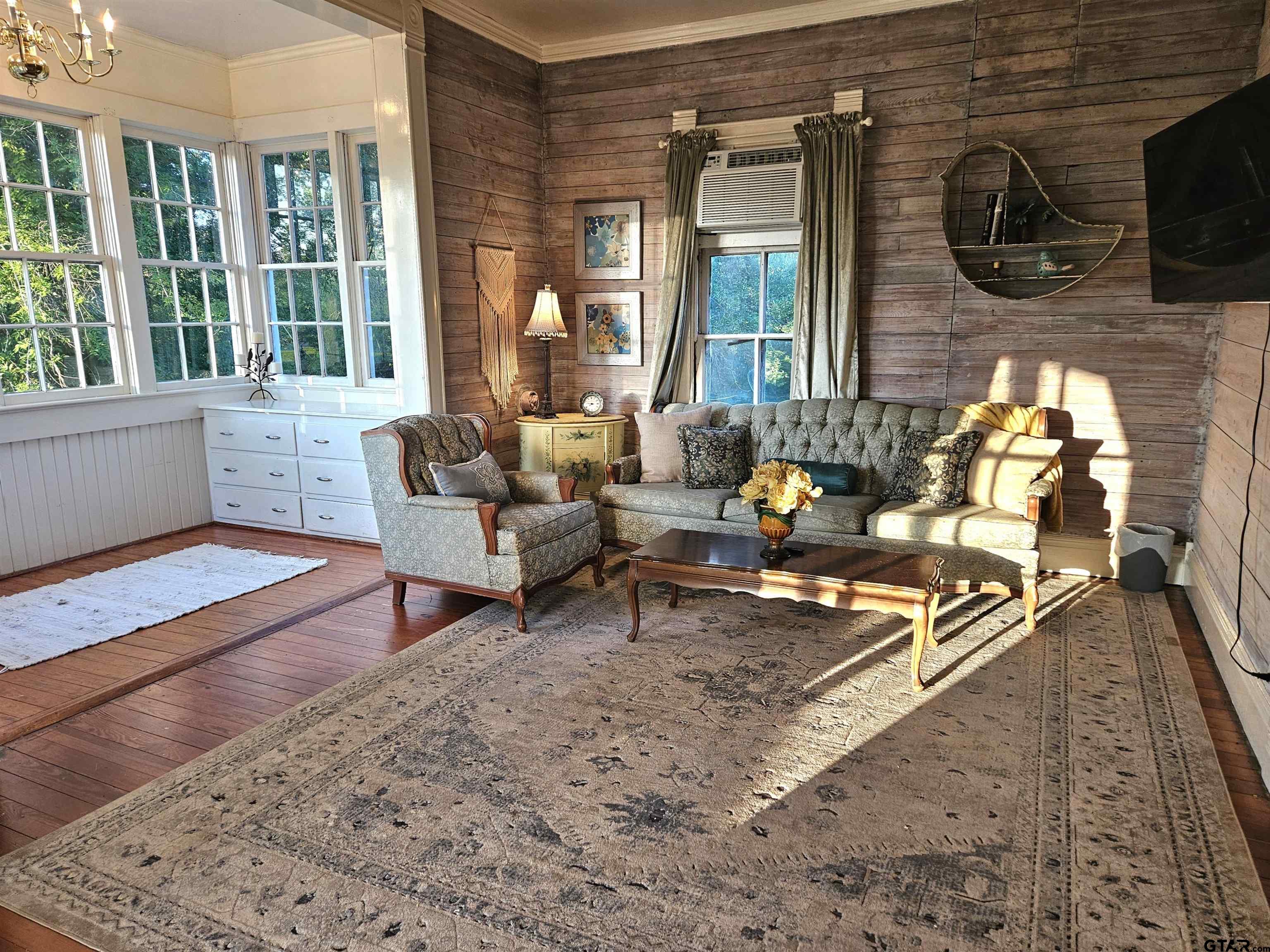 Jacksonville, Texas, 75766, United States, 5 Bedrooms Bedrooms, ,4 BathroomsBathrooms,Residential,For Sale,2000635