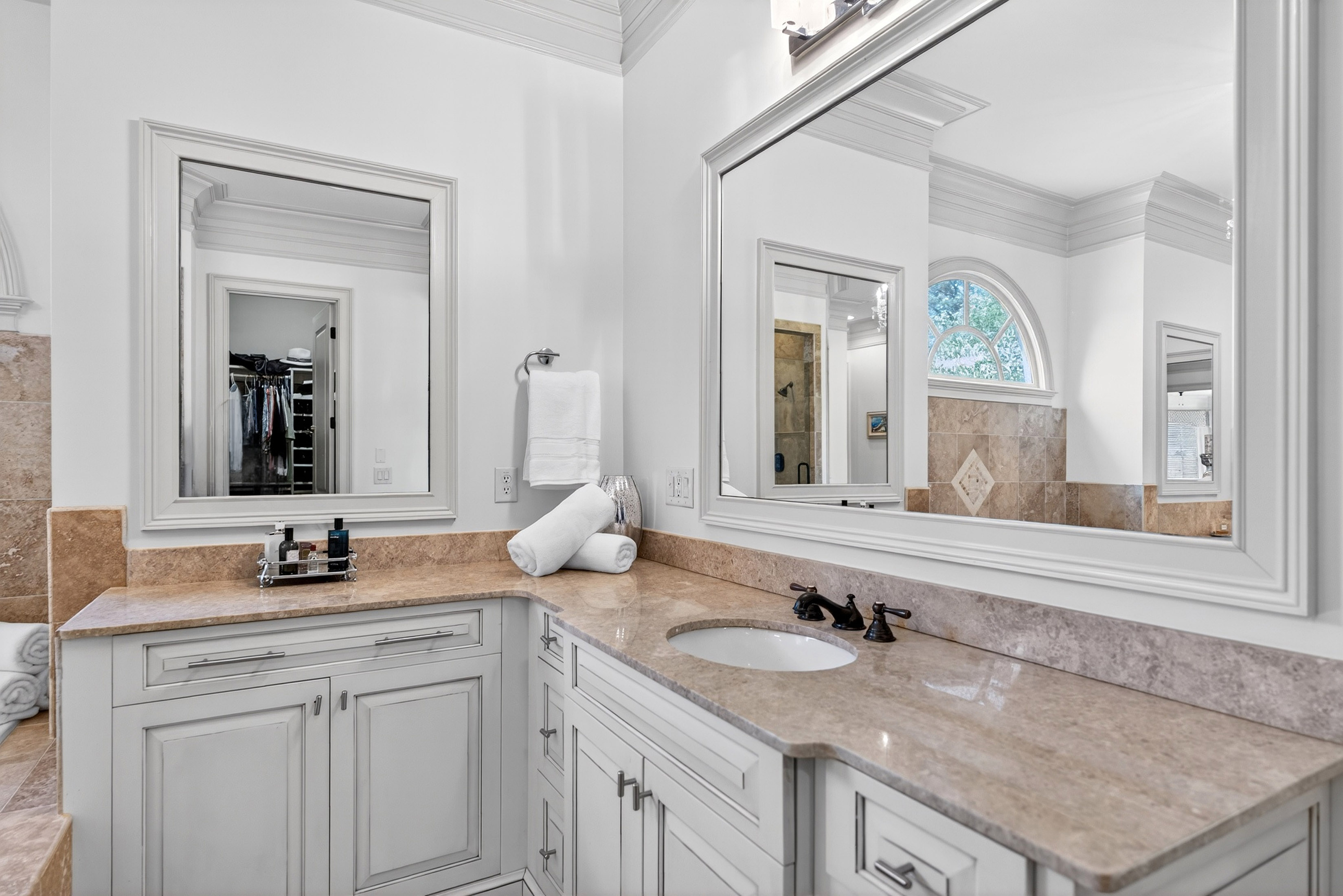  Luxury French Estate with Sweeping Golf Course Views - 物件實景