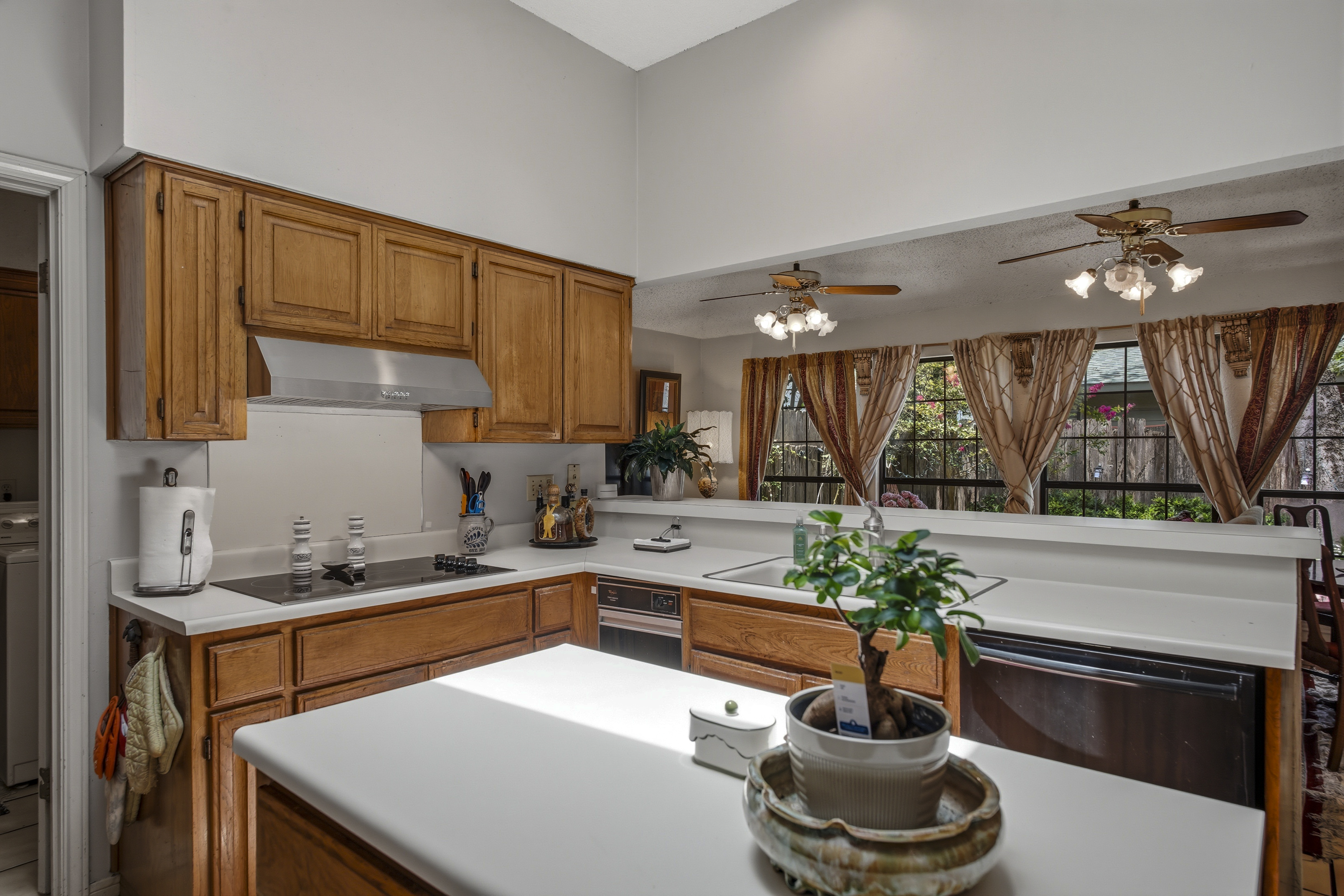  Timeless River Oaks Garden Home - 物件實景