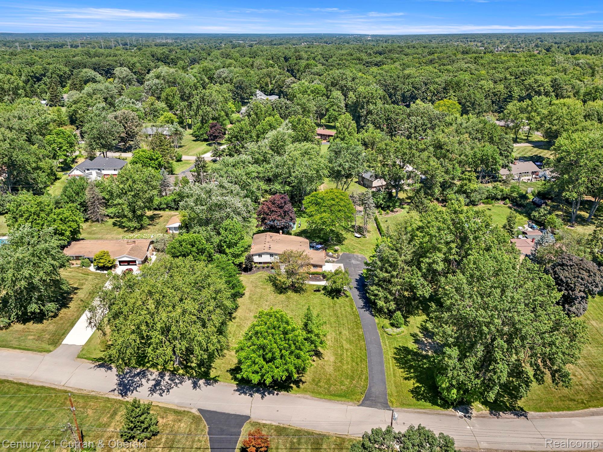 Canton Charter Township, Michigan, 48188, United States, 5 Bedrooms Bedrooms, ,3 BathroomsBathrooms,Residential,For Sale,1904333