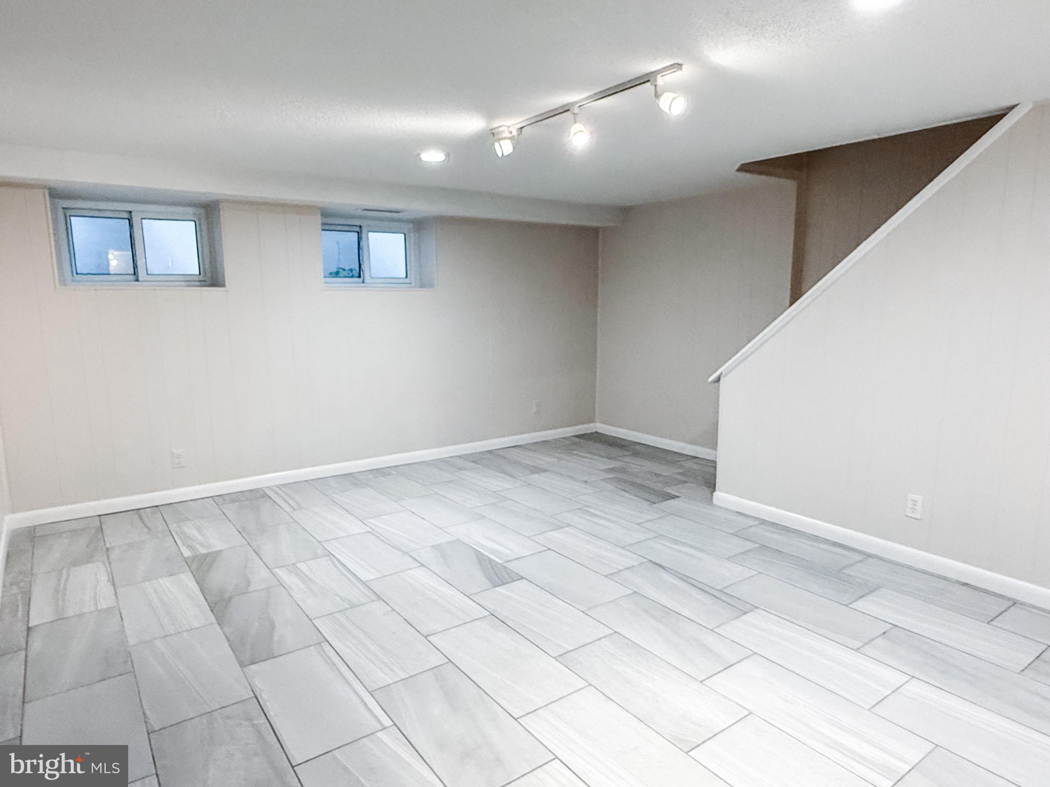 Arlington, Virginia, 22206, United States, 2 Bedrooms Bedrooms, ,2 BathroomsBathrooms,Residential,For Sale,1976928