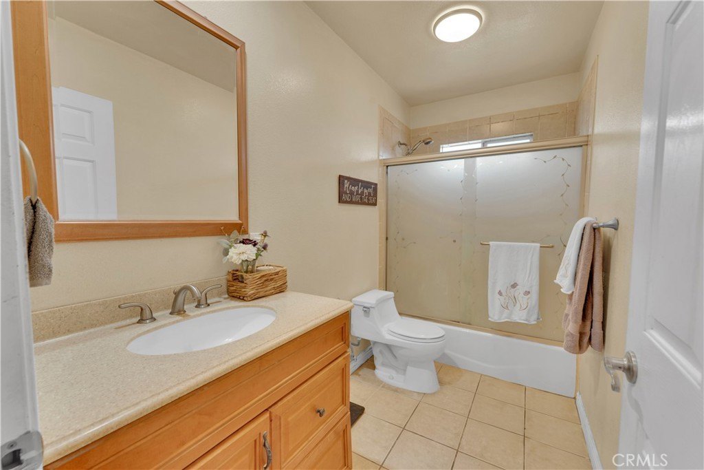 Downey, California, 90242, United States, 3 Bedrooms Bedrooms, ,2 BathroomsBathrooms,Residential,For Sale,1938023