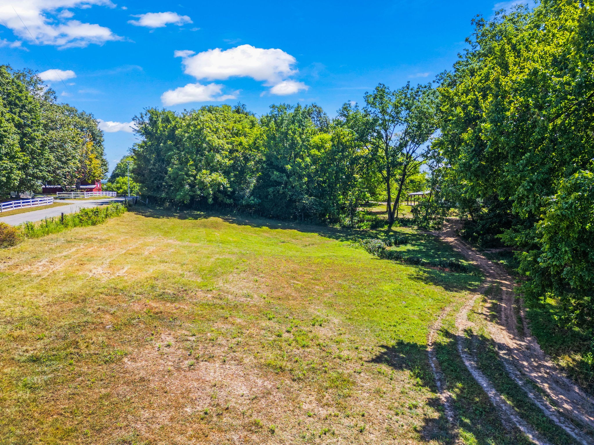 Cedar Hill, Tennessee, 37032, United States, 3 Bedrooms Bedrooms, ,2 BathroomsBathrooms,Residential,For Sale,1981088