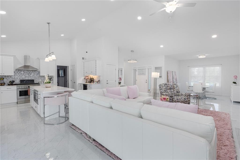 Richmond, Rhode Island, 02898, United States, 3 Bedrooms Bedrooms, ,3 BathroomsBathrooms,Residential,For Sale,1915723