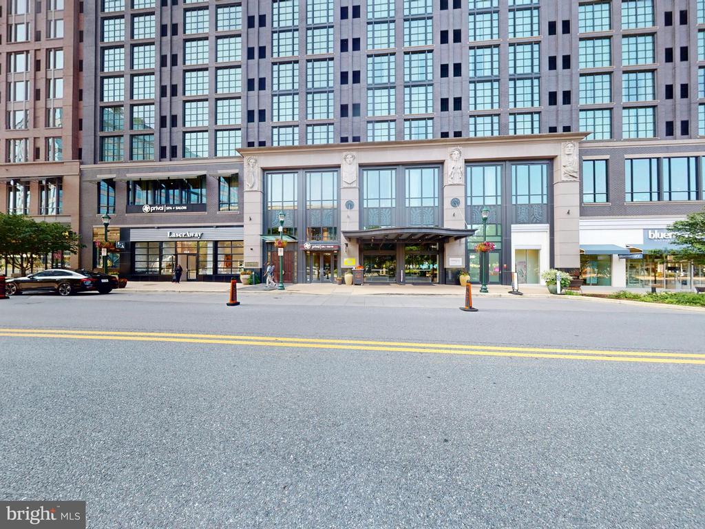 Rockville, Maryland, 20852, United States, 2 Bedrooms Bedrooms, ,2 BathroomsBathrooms,Residential,For Sale,1861250