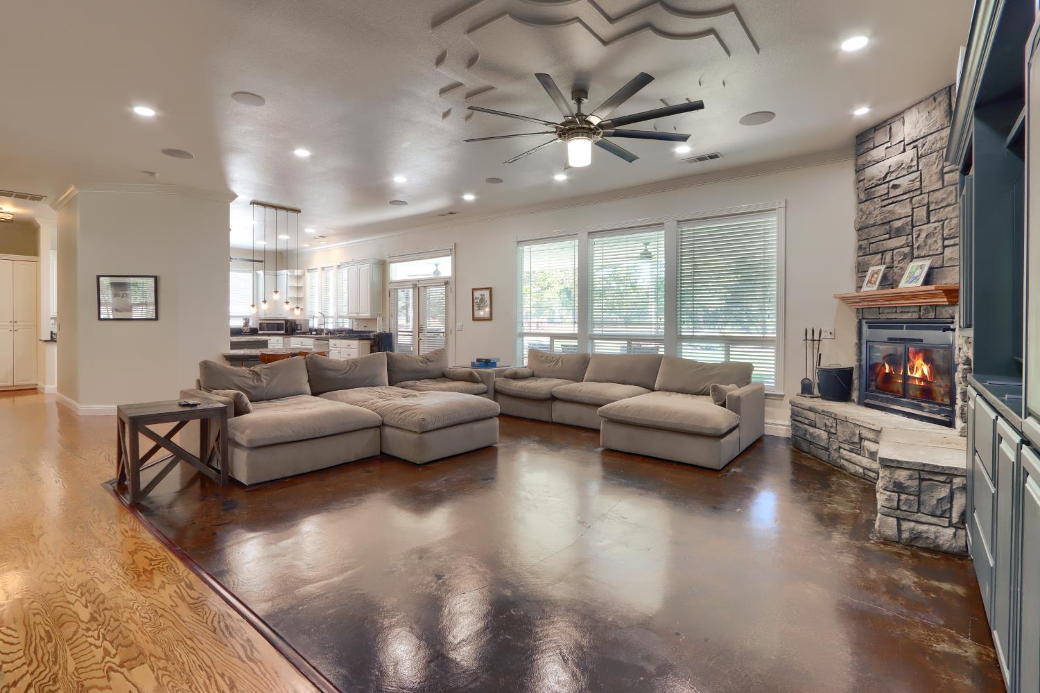 Ahwahnee, California, 93601, United States, 5 Bedrooms Bedrooms, ,4 BathroomsBathrooms,Residential,For Sale,2043706