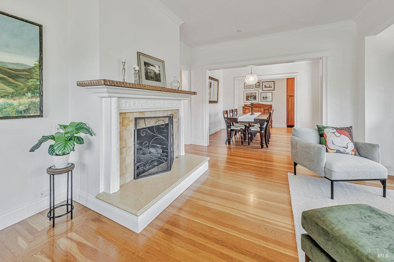 Corte Madera, California, 94925, United States, 4 Bedrooms Bedrooms, ,5 BathroomsBathrooms,Residential,For Sale,1917225