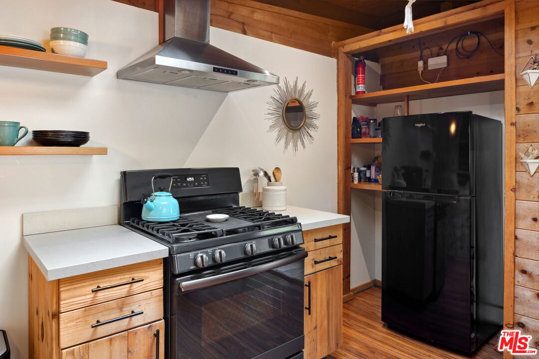 Topanga, California, 90290, United States, 4 Bedrooms Bedrooms, ,3 BathroomsBathrooms,Residential,For Sale,1795536