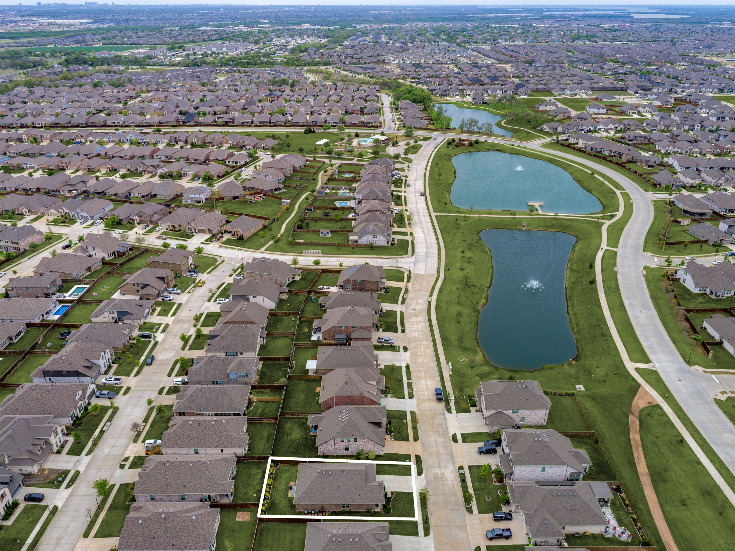  2800 Lakeside Drive - 物件實景