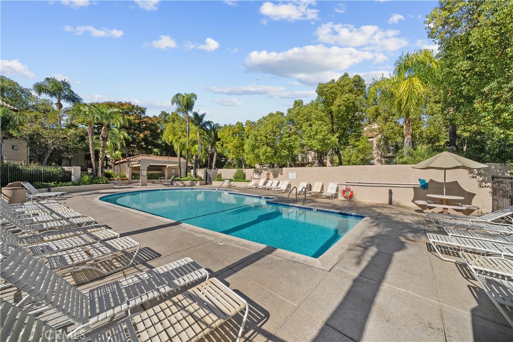 Valencia, California, 91355, United States, 2 Bedrooms Bedrooms, ,2 BathroomsBathrooms,Residential,For Sale,1937123