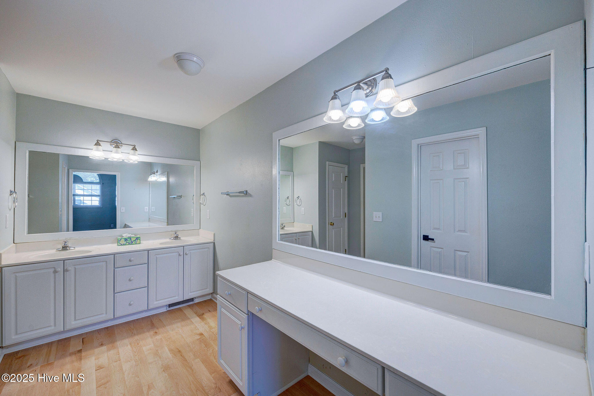 Carolina Beach, North Carolina, 28428, United States, 2 Bedrooms Bedrooms, ,2 BathroomsBathrooms,Residential,For Sale,1956851