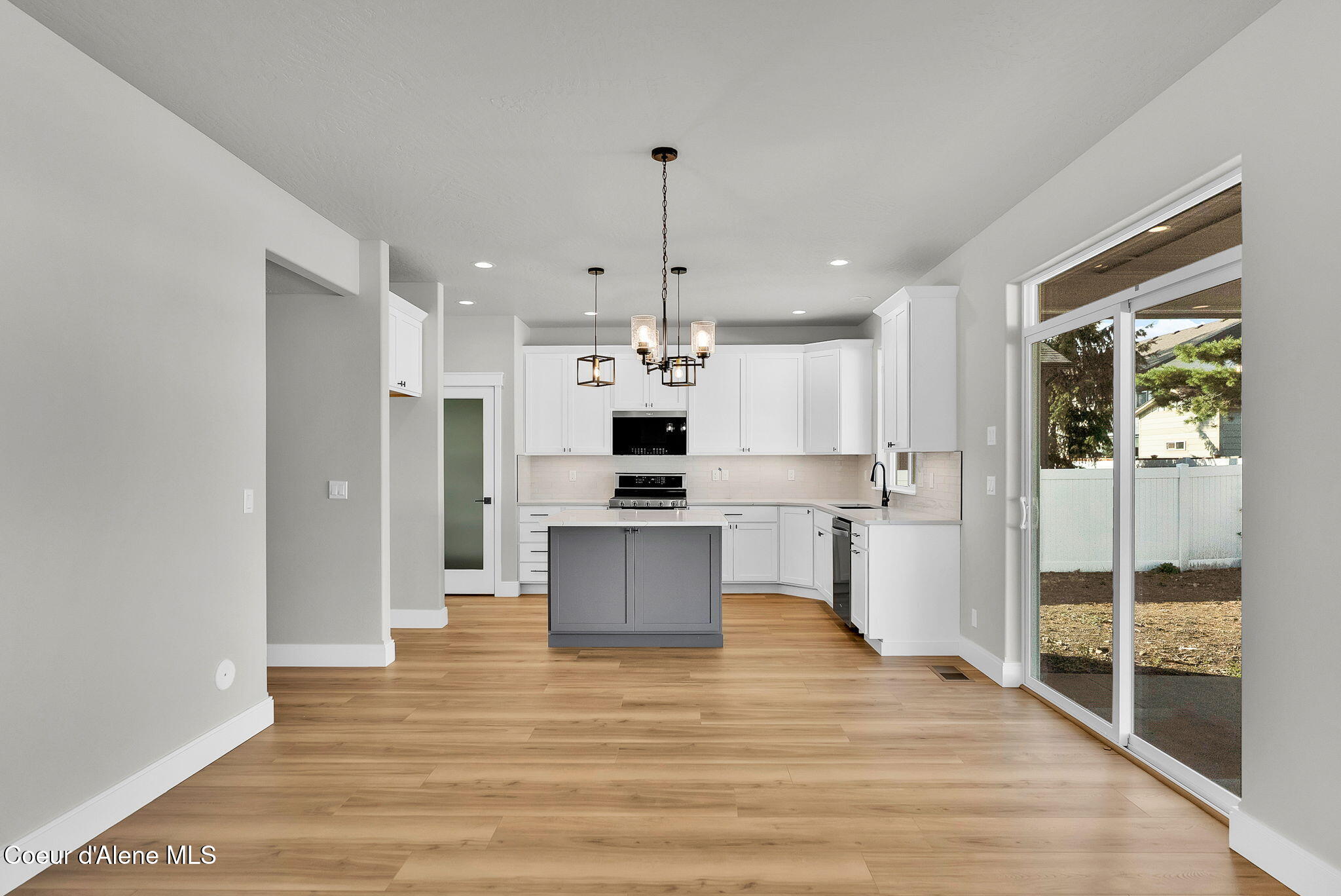 Rathdrum, Idaho, 83858, United States, 4 Bedrooms Bedrooms, ,2 BathroomsBathrooms,Residential,For Sale,1998808