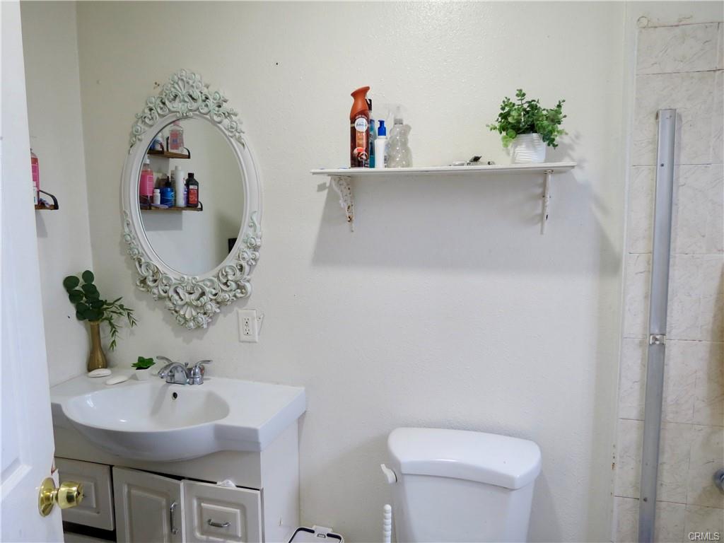 Los Angeles, California, 90044, United States, 3 Bedrooms Bedrooms, ,2 BathroomsBathrooms,Residential,For Sale,1899668