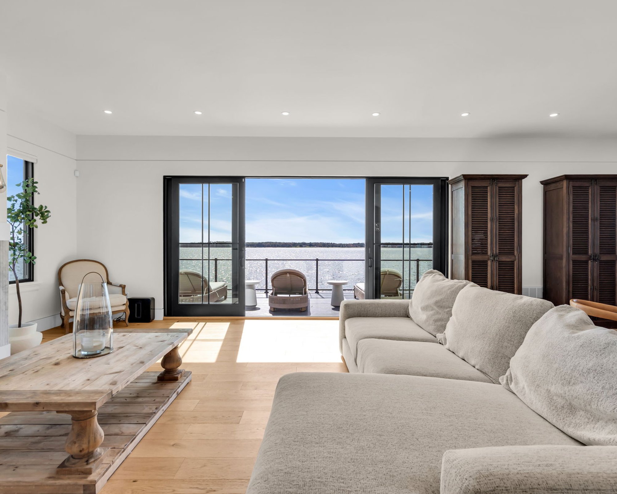  Exceptional Custom Built Waterfront Home - 物件實景
