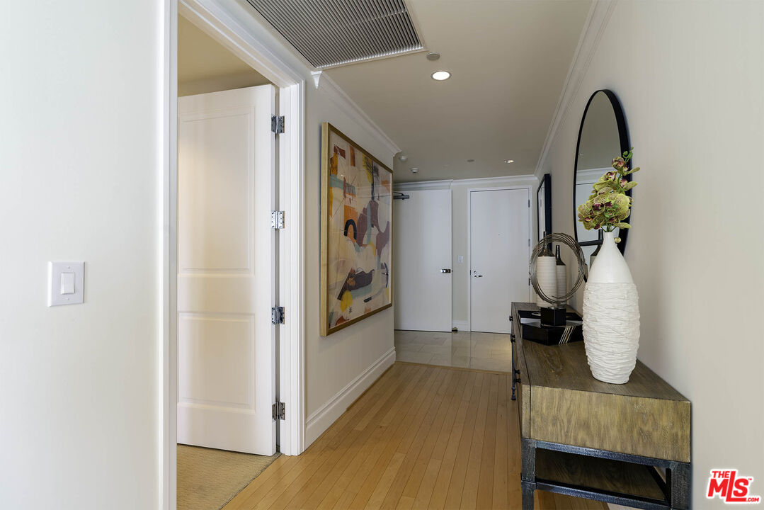 Los Angeles, California, 90024, United States, 2 Bedrooms Bedrooms, ,3 BathroomsBathrooms,Residential,For Sale,1840834