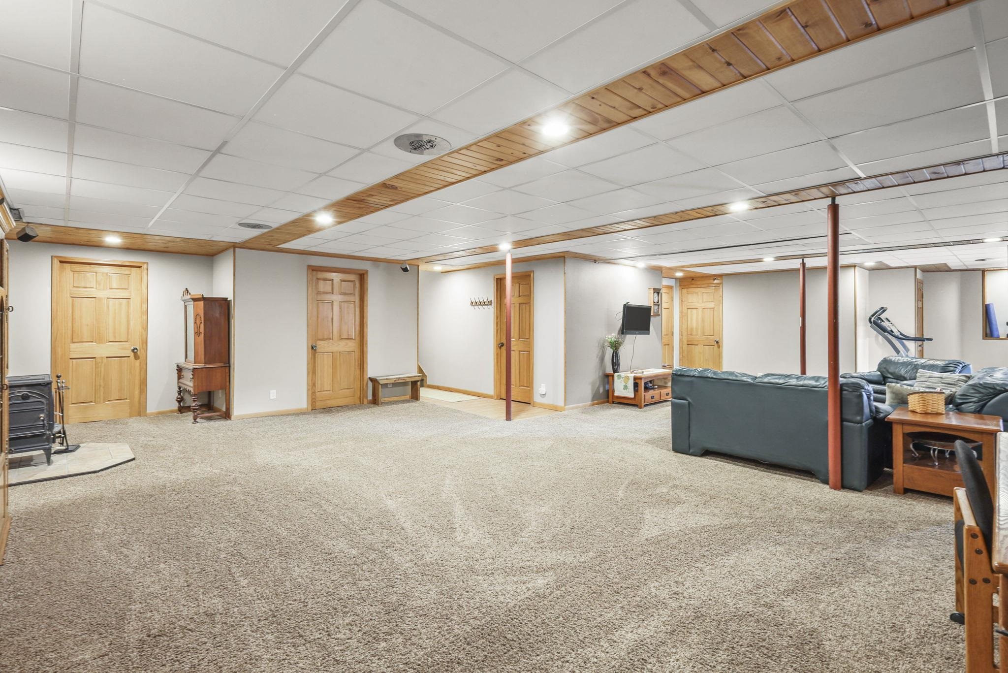 Barneveld, Wisconsin, 53507, United States, 3 Bedrooms Bedrooms, ,4 BathroomsBathrooms,Residential,For Sale,1986114