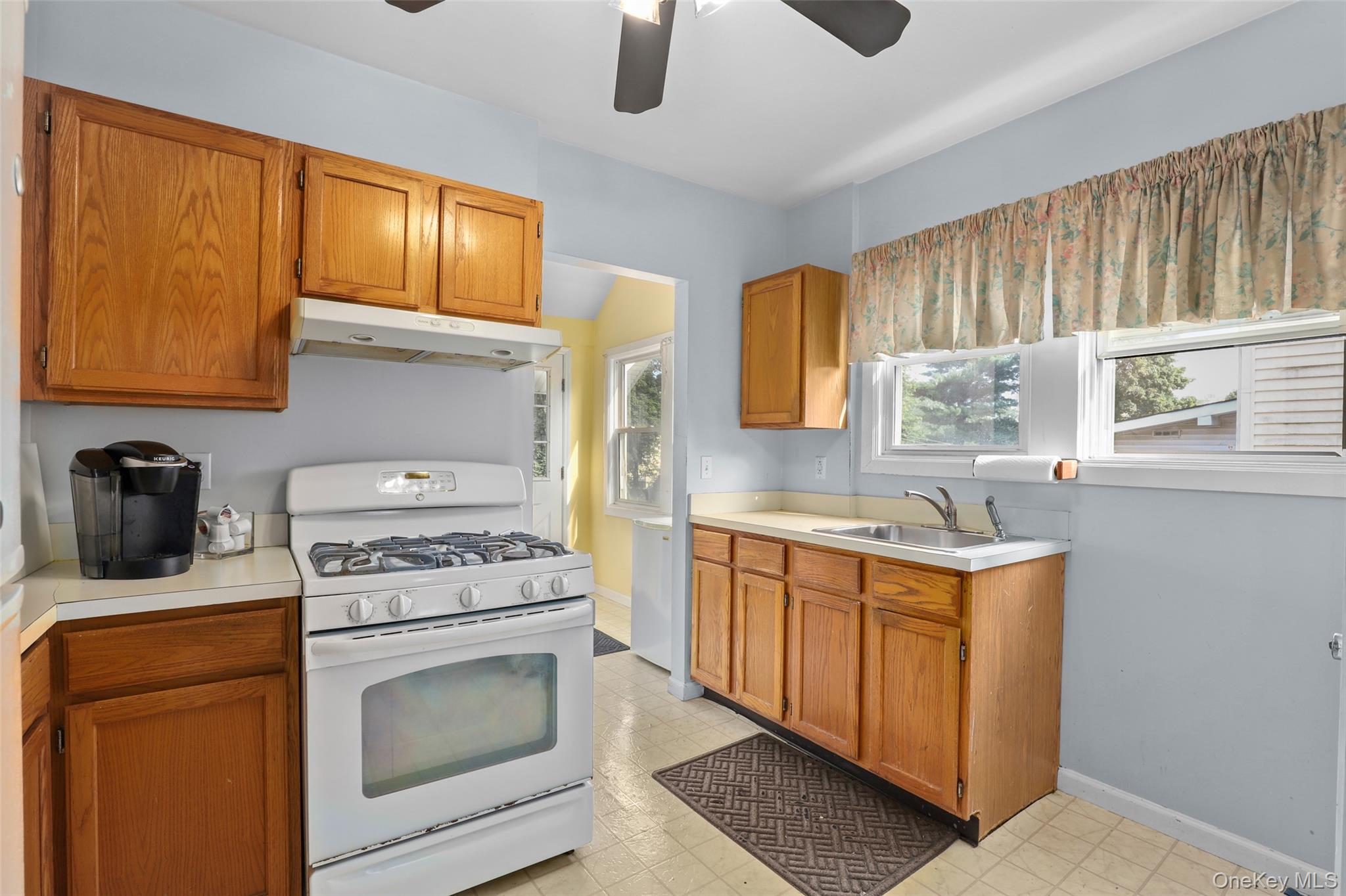 Peekskill, New York, 10566, United States, 3 Bedrooms Bedrooms, ,1 BathroomBathrooms,Residential,For Sale,1928335