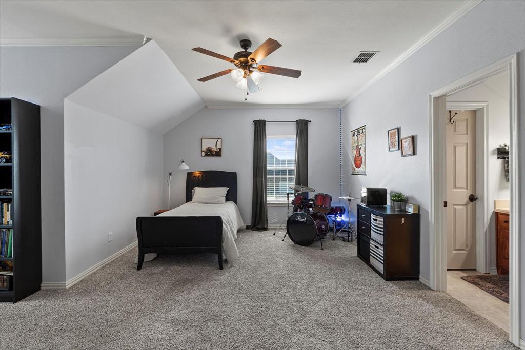 Terrell, Texas, 75160, United States, 4 Bedrooms Bedrooms, ,5 BathroomsBathrooms,Residential,For Sale,1827226