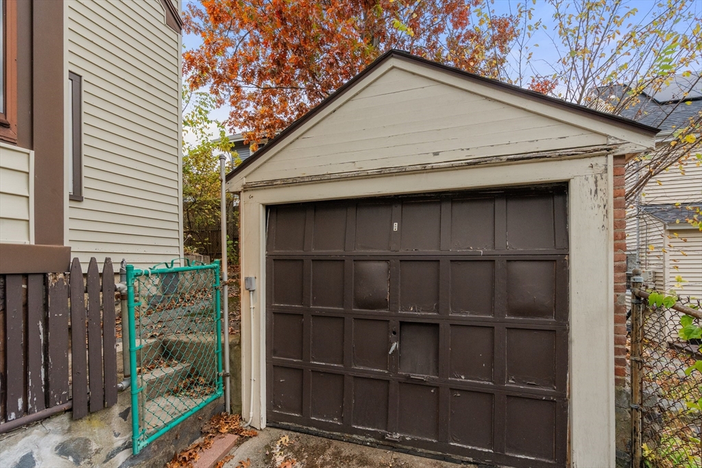 Milton, Massachusetts, 02186, United States, 3 Bedrooms Bedrooms, ,2 BathroomsBathrooms,Residential,For Sale,1973093