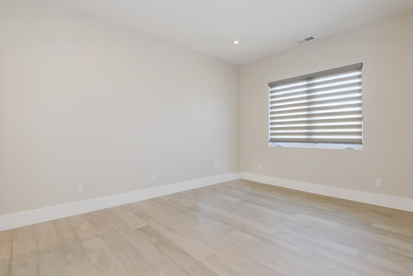 Menlo Park, California, 94025, United States, 5 Bedrooms Bedrooms, ,6 BathroomsBathrooms,Residential,For Sale,1927394