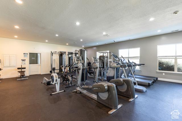 North Salt Lake, Utah, 84054, United States, 5 Bedrooms Bedrooms, ,3 BathroomsBathrooms,Residential,For Sale,1980632