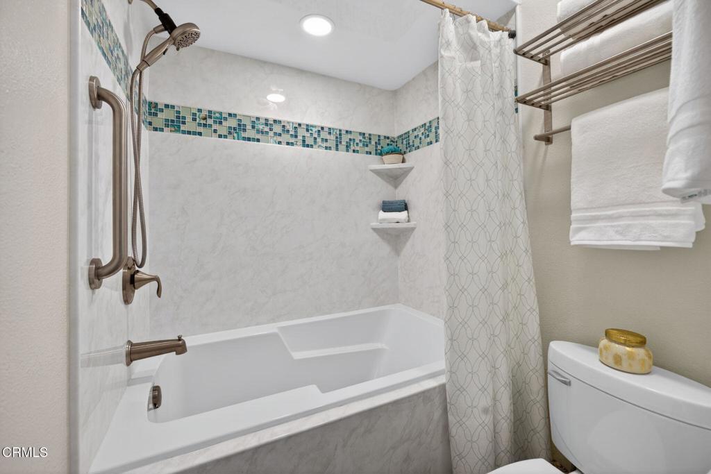 Oxnard, California, 93035, United States, 2 Bedrooms Bedrooms, ,1 BathroomBathrooms,Residential,For Sale,2040147