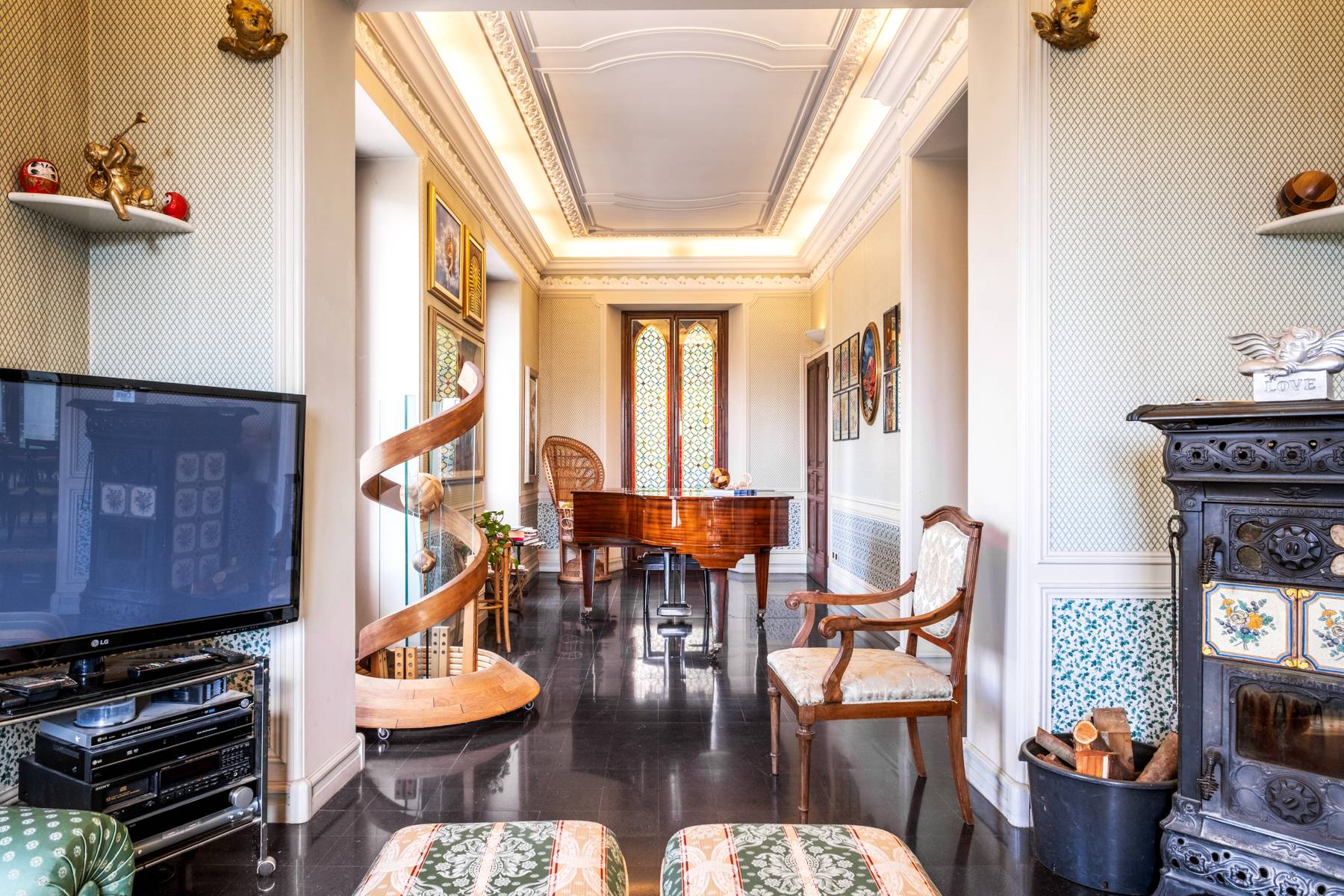 Luino, Varese, 21016, IT, 9 Bedrooms Bedrooms, ,10 BathroomsBathrooms,Residential,For Sale,1804075