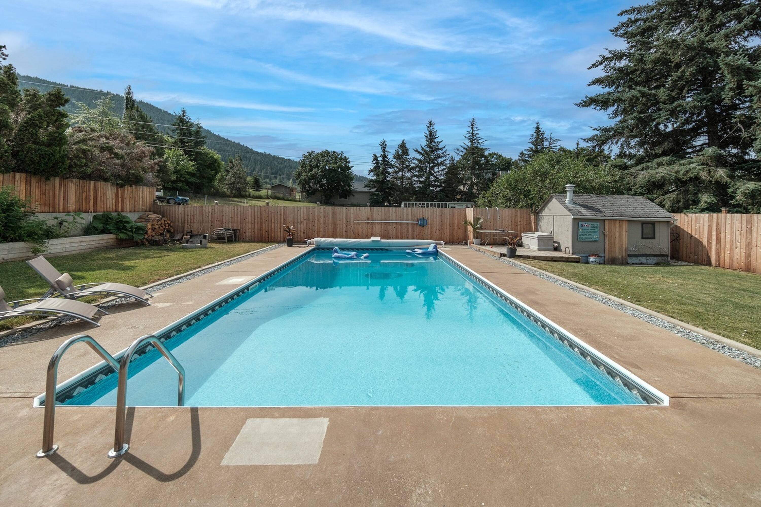  Peaceful Living with a Pool - 物件實景