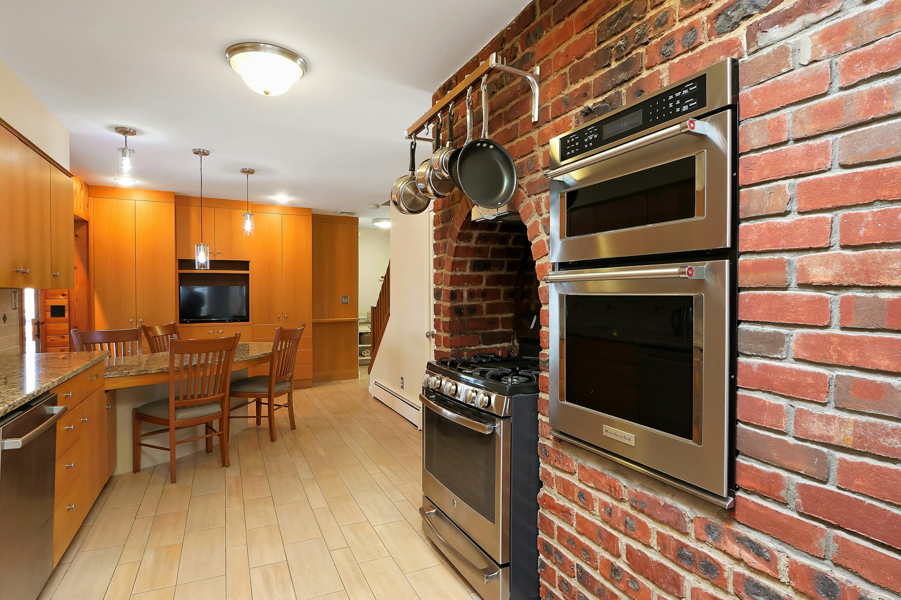  Laurel Ridge Tri-Level Contemporary - 物件實景