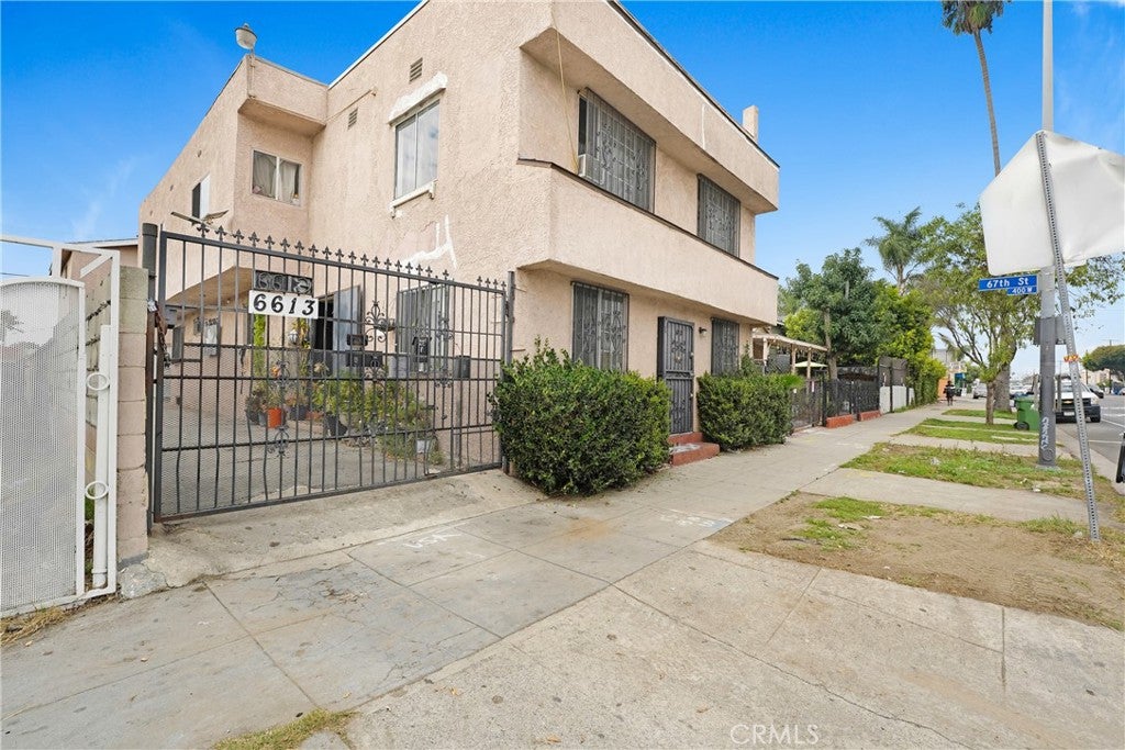 Los Angeles, California, 90003, United States, ,Residential,For Sale,1995375