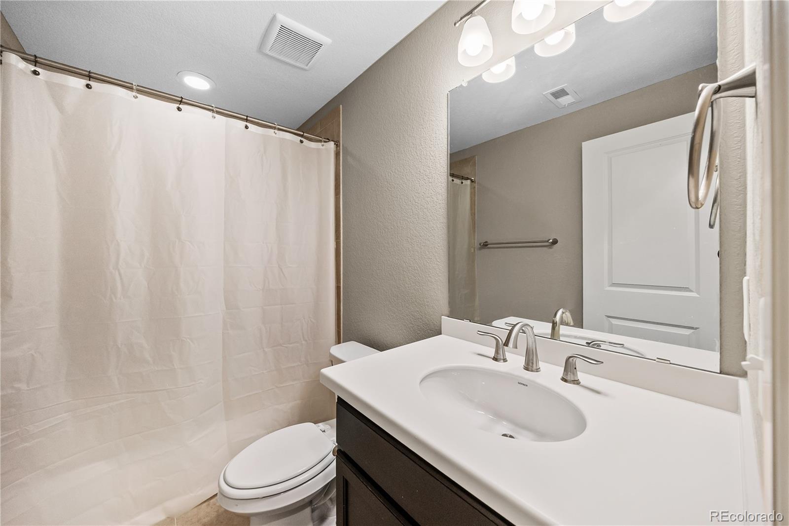 Aurora, Colorado, 80016, United States, 5 Bedrooms Bedrooms, ,5 BathroomsBathrooms,Residential,For Sale,2003486