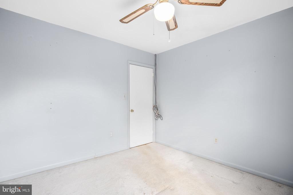 Springfield, Virginia, 22153, United States, 4 Bedrooms Bedrooms, ,4 BathroomsBathrooms,Residential,For Sale,1992836