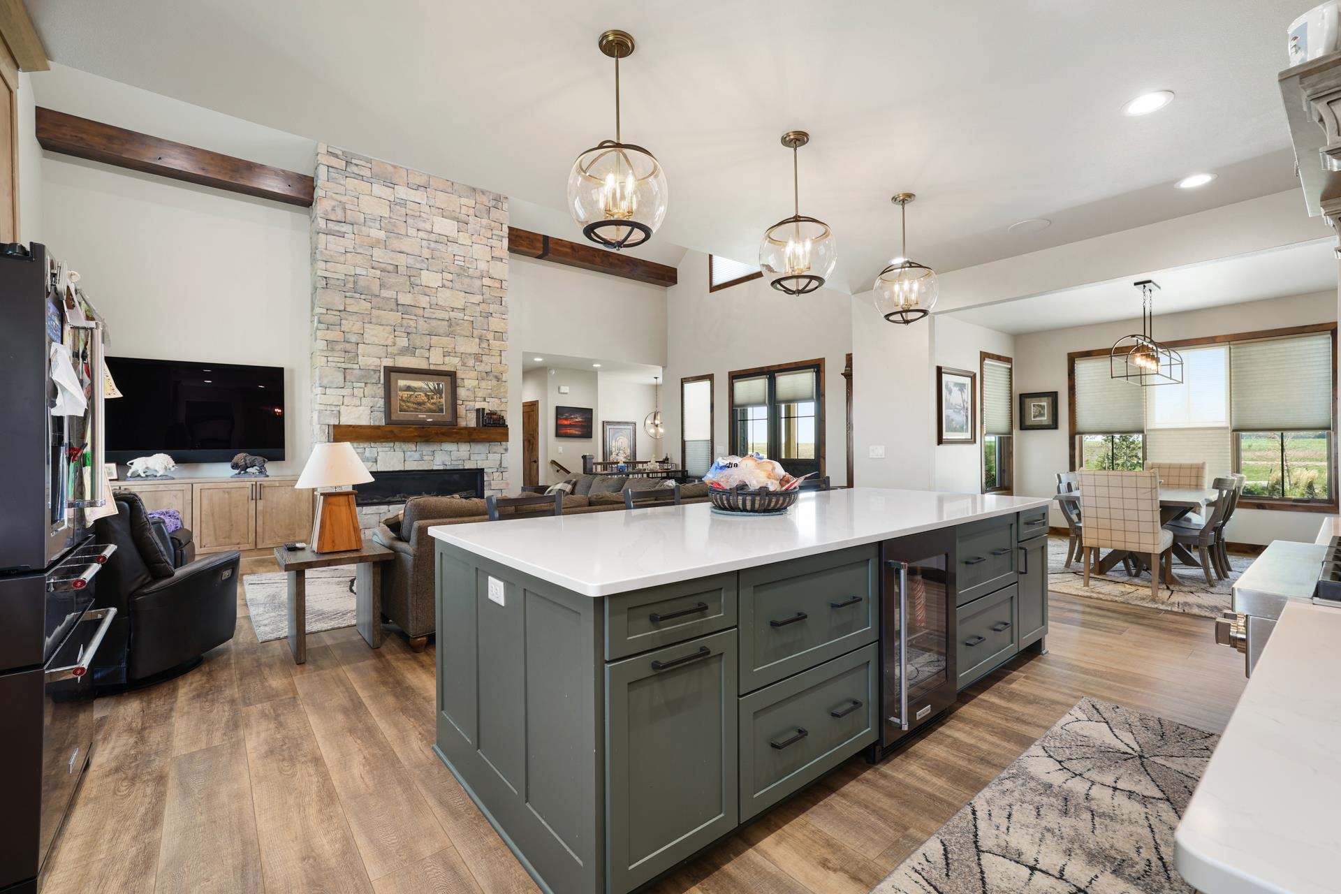 Garrison, North Dakota, 58540, United States, 4 Bedrooms Bedrooms, ,3 BathroomsBathrooms,Residential,For Sale,1976160