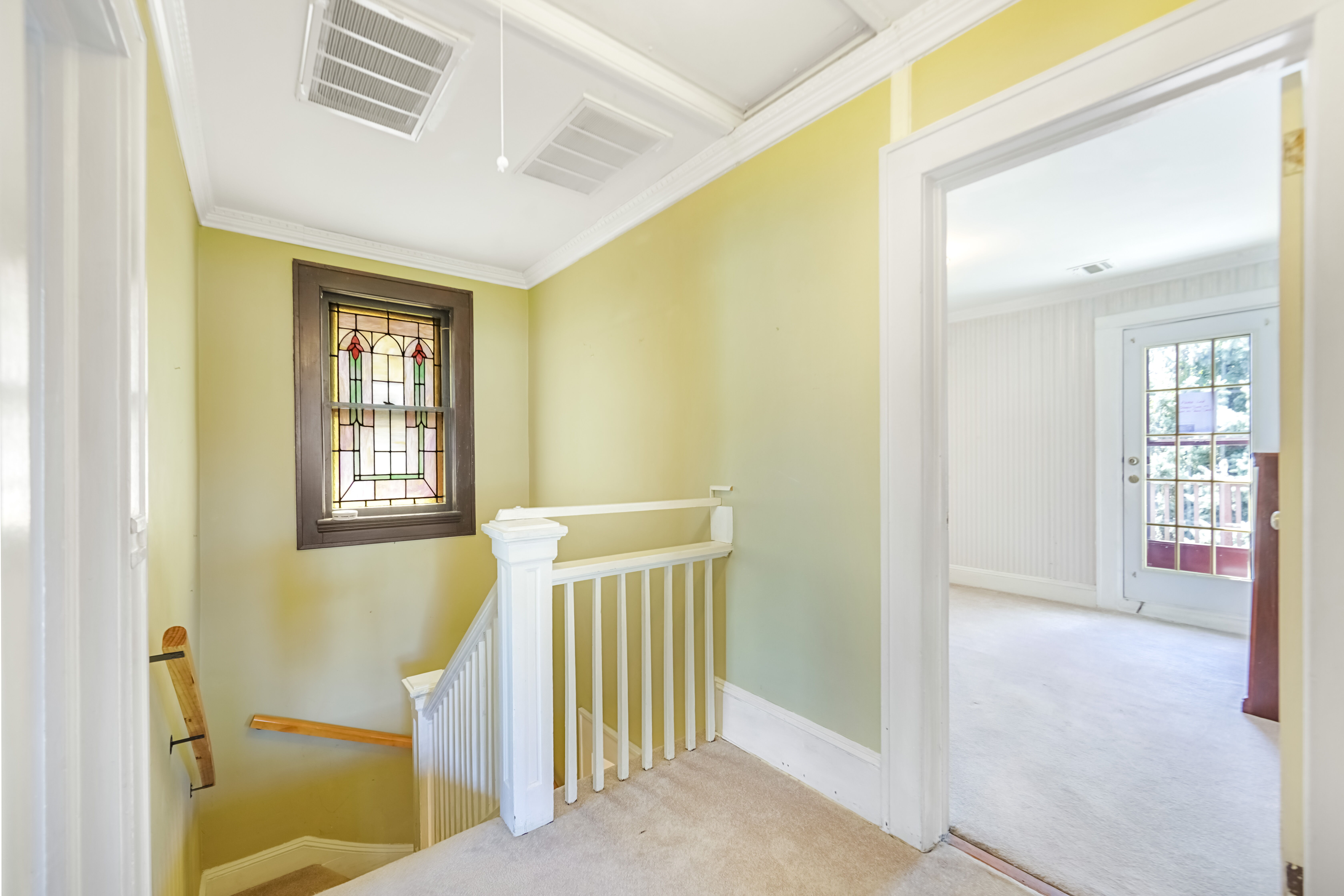 Cliffside Park, New Jersey, 07010, United States, 3 Bedrooms Bedrooms, ,3 BathroomsBathrooms,Residential,For Sale,1980135