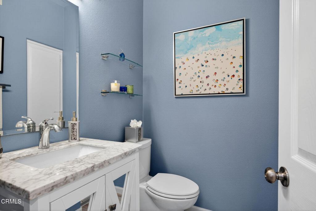 Moorpark, California, 93021, United States, 2 Bedrooms Bedrooms, ,3 BathroomsBathrooms,Residential,For Sale,1989466