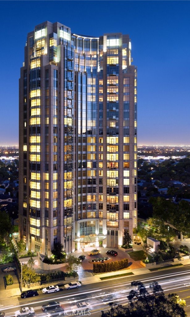 Los Angeles, California, 90024, United States, 2 Bedrooms Bedrooms, ,3 BathroomsBathrooms,Residential,For Sale,1829595