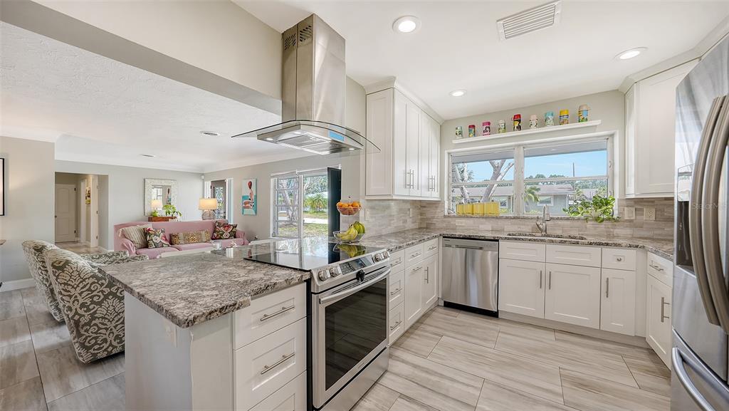 Sarasota, Florida, 34239, United States, 3 Bedrooms Bedrooms, ,2 BathroomsBathrooms,Residential,For Sale,1785802