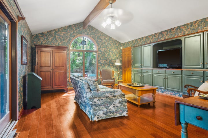 Valparaiso, Indiana, 46385, United States, 4 Bedrooms Bedrooms, ,4 BathroomsBathrooms,Residential,For Sale,1945024