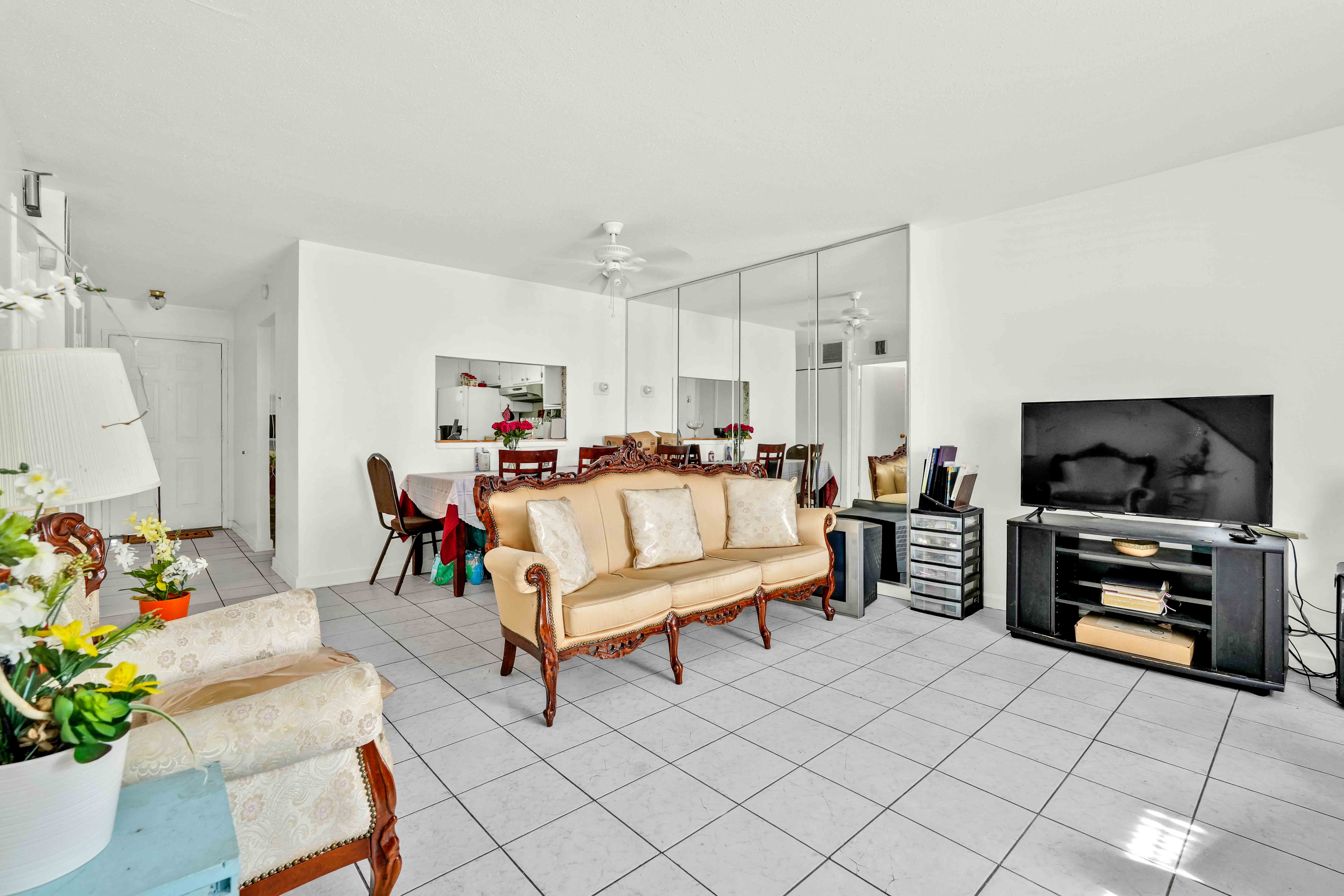 Bronx, New York, 10455, United States, 3 Bedrooms Bedrooms, ,2 BathroomsBathrooms,Residential,For Sale,1931439