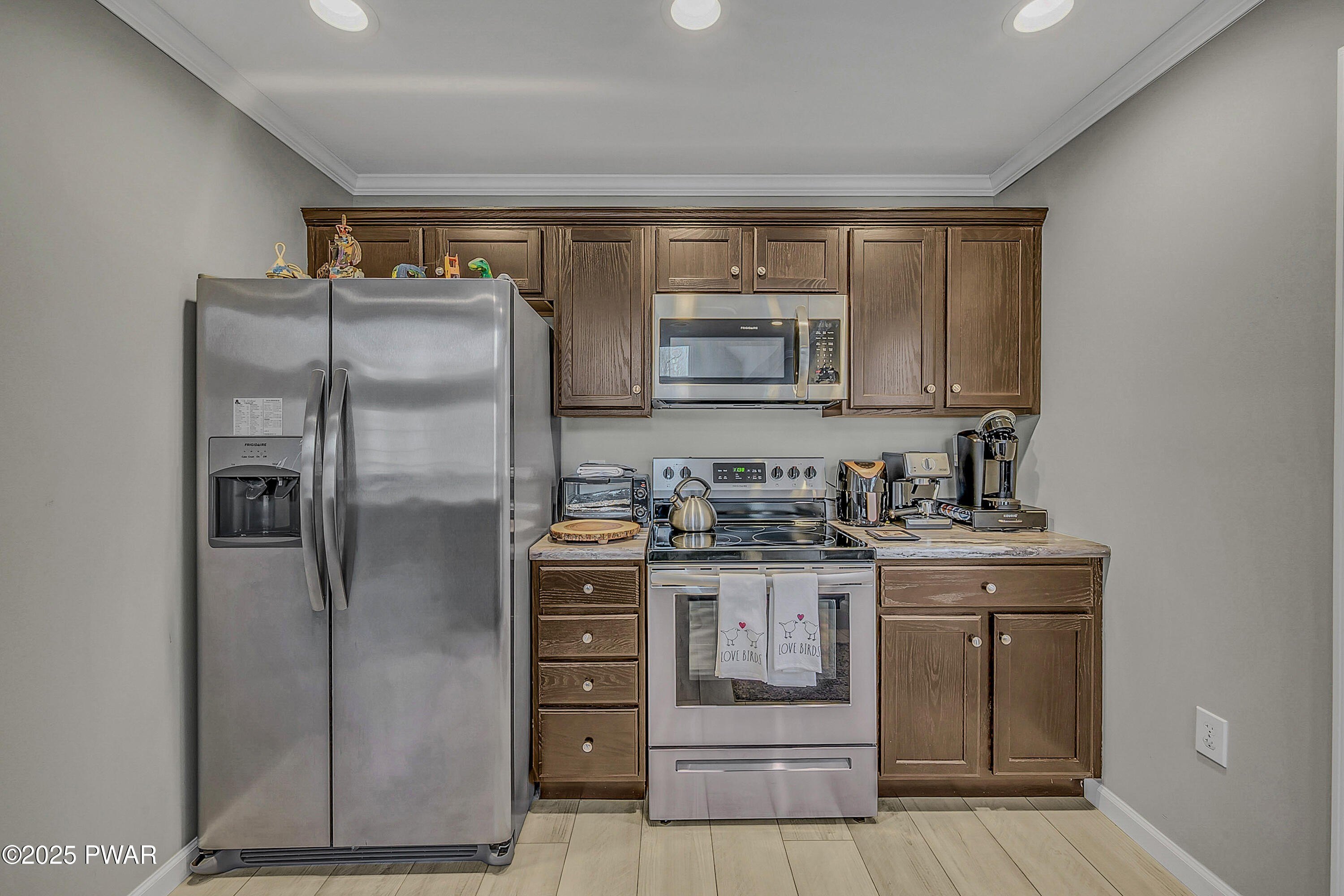 Lake Ariel, Pennsylvania, 18436, United States, 4 Bedrooms Bedrooms, ,4 BathroomsBathrooms,Residential,For Sale,1998731