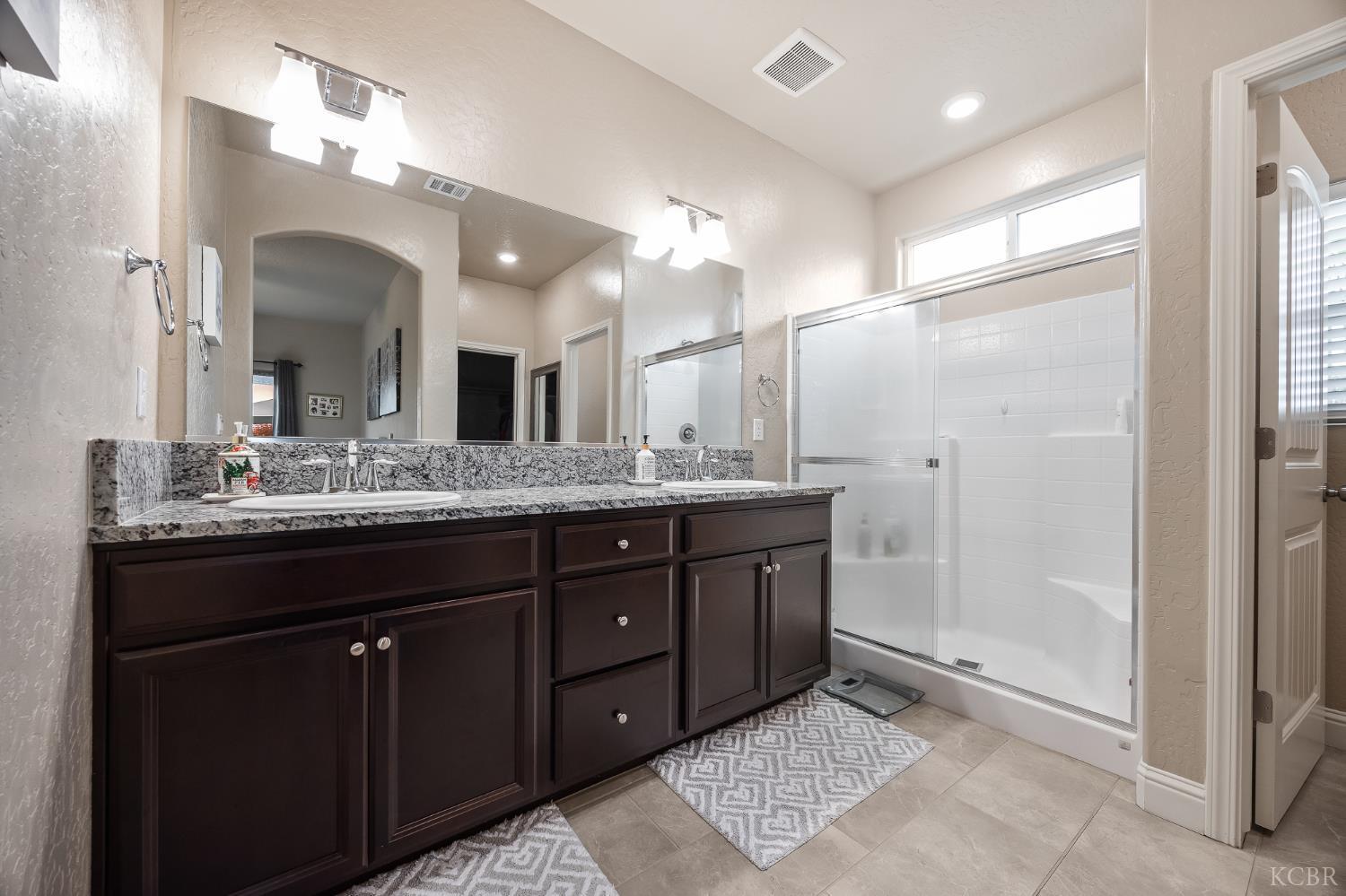 Visalia, California, 93292, United States, 3 Bedrooms Bedrooms, ,3 BathroomsBathrooms,Residential,For Sale,2007773