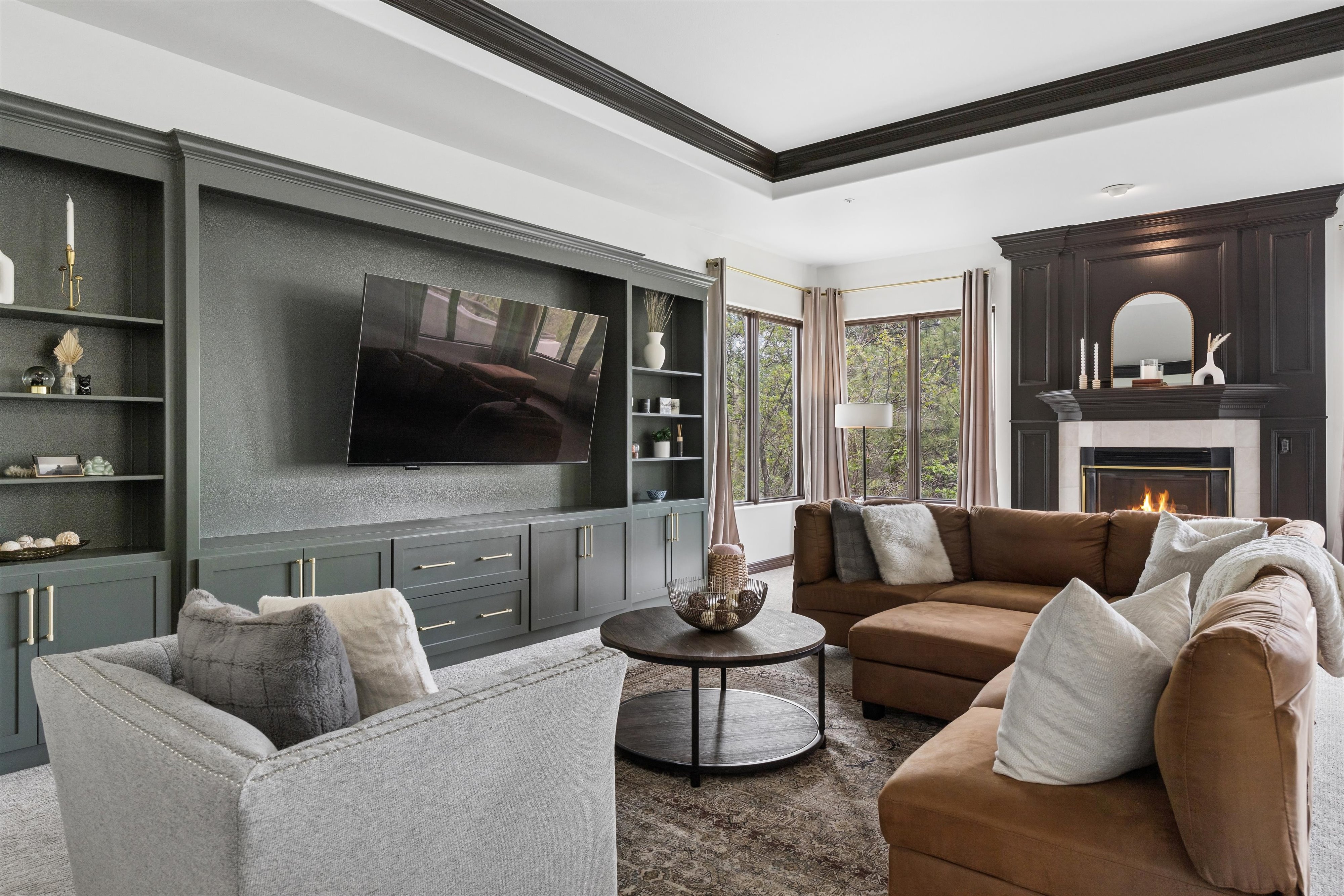  Remodeled 4 Bed 6 Bath Residence Offering Mountain, Sunset Views & Privacy - 物件實景