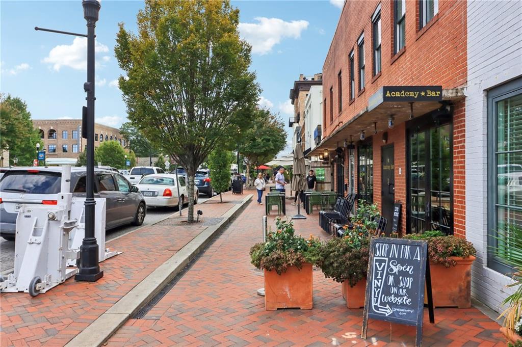 Alpharetta, Georgia, 30009, United States, 5 Bedrooms Bedrooms, ,4 BathroomsBathrooms,Residential,For Sale,1976407