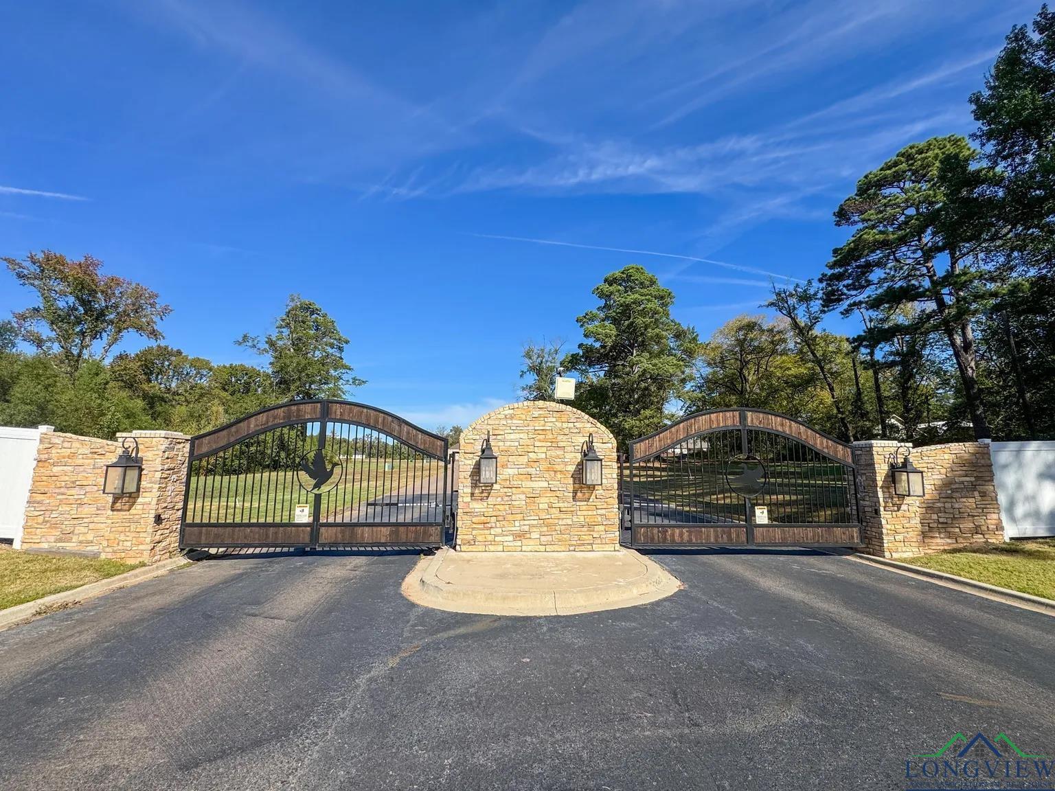 Texarkana, Texas, 75503, United States, 4 Bedrooms Bedrooms, ,4 BathroomsBathrooms,Residential,For Sale,1980394