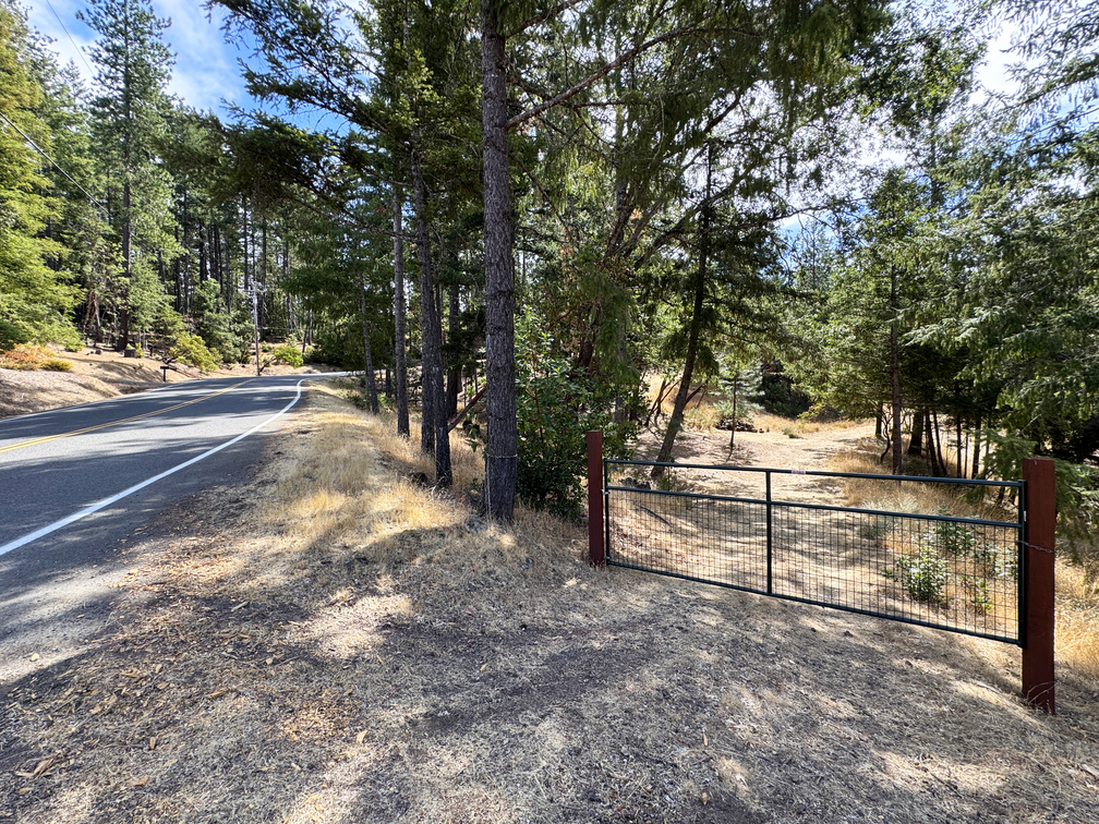 Willits, California, 95490, United States, 2 Bedrooms Bedrooms, ,2 BathroomsBathrooms,Residential,For Sale,1943077