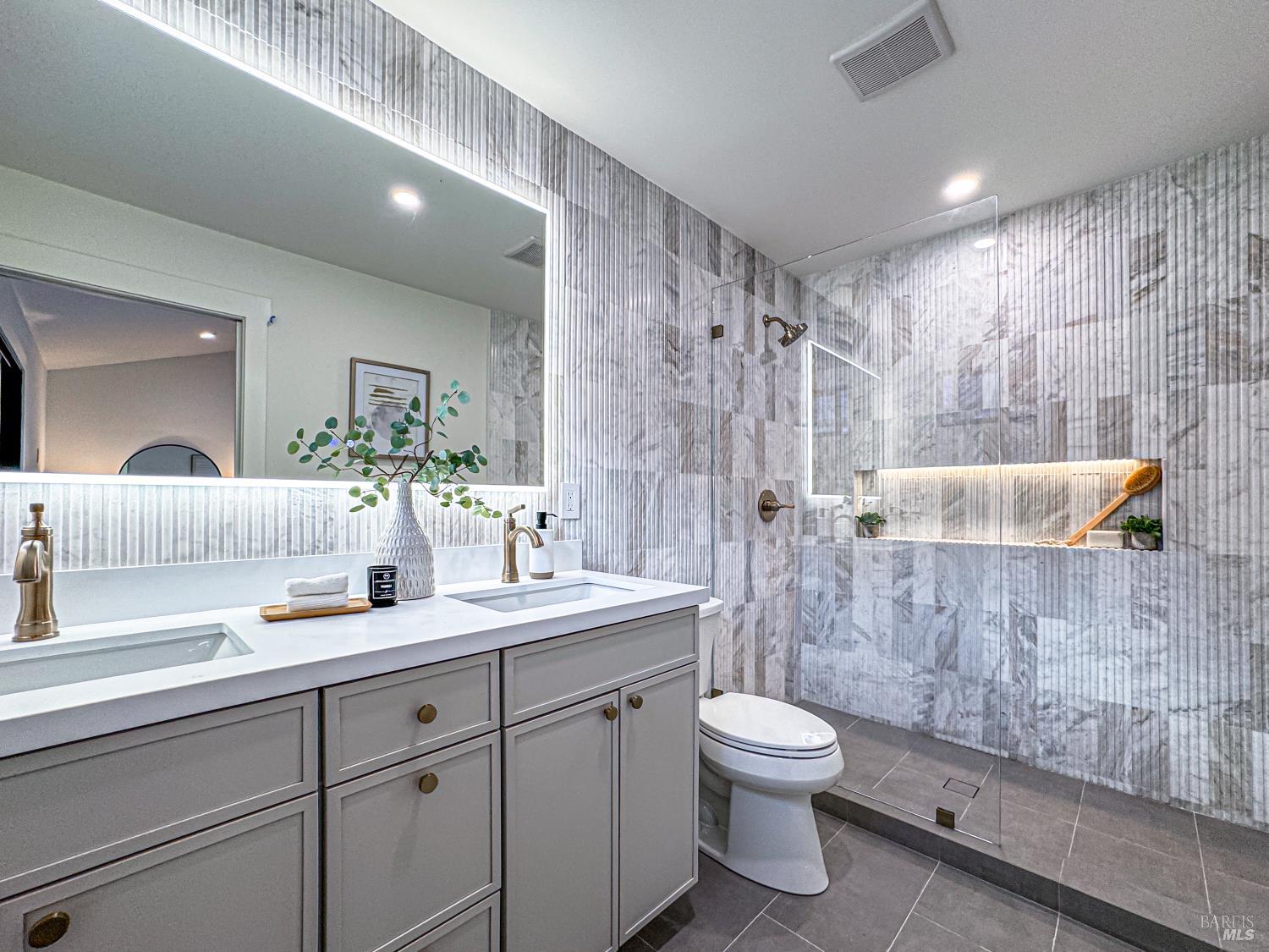 San Rafael, California, 94903, United States, 4 Bedrooms Bedrooms, ,3 BathroomsBathrooms,Residential,For Sale,1992901