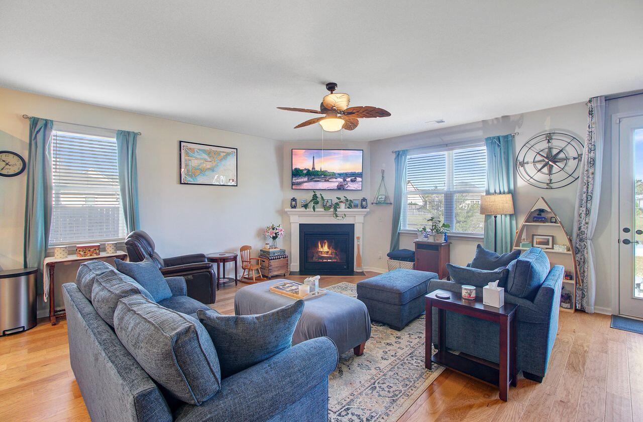 Johns Island, South Carolina, 29455, United States, 4 Bedrooms Bedrooms, ,2 BathroomsBathrooms,Residential,For Sale,1967653